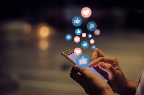Internetseiten, Digitalisierung, KI, Suchmaschinenoptimierung, Social Media und Online Marketing. Viucom Digitalagentur in Freilassing bei Salzburg im Berchtesgadener Land.