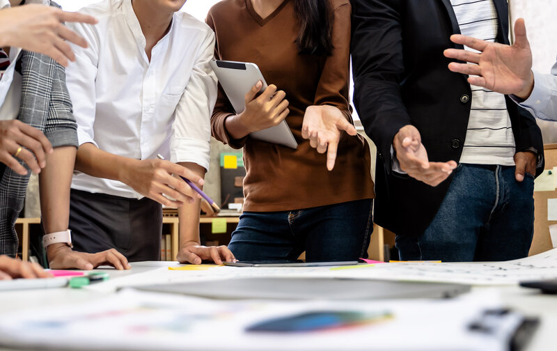 Internetseiten, Digitalisierung, KI, Suchmaschinenoptimierung, Social Media und Online Marketing. Viucom Digitalagentur in Freilassing bei Salzburg im Berchtesgadener Land.