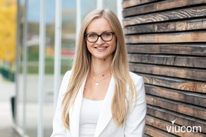 Jana Back, Senior Marketing Managerin